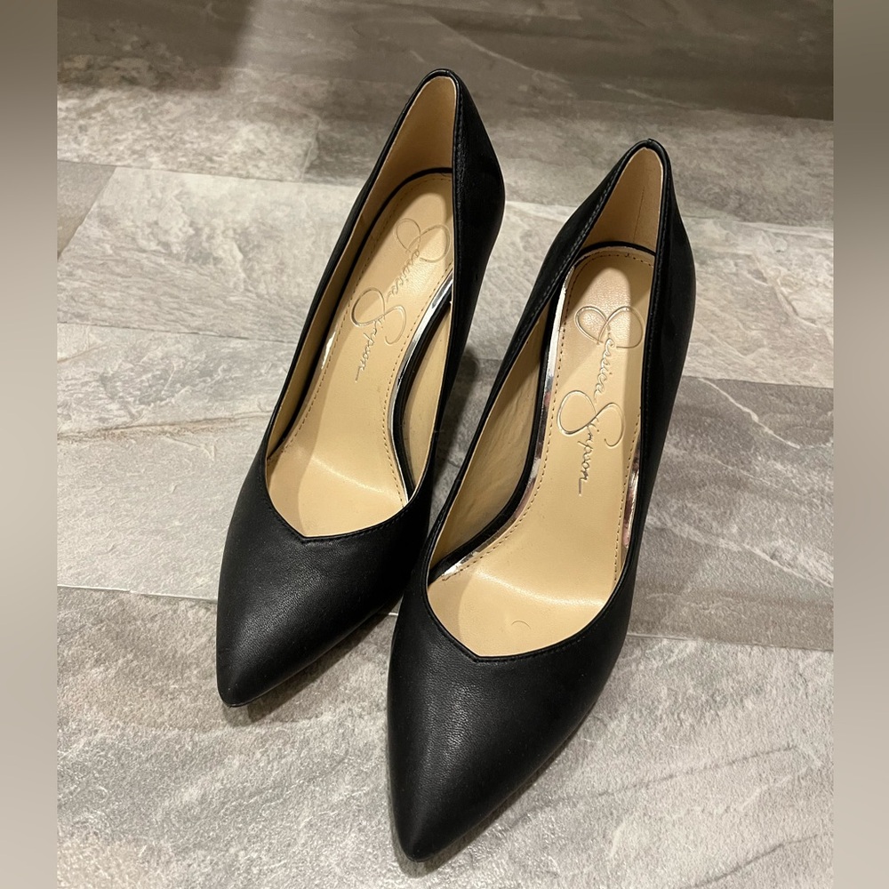 Jessica Simpson 6.5 pumps